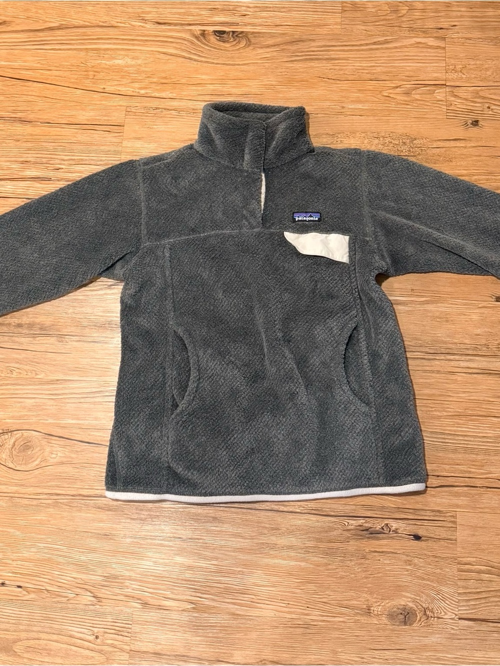 Patagonia Gray Fleece Pullover with Cream Pocket Accent